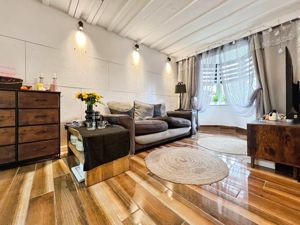 Lounge- click for photo gallery